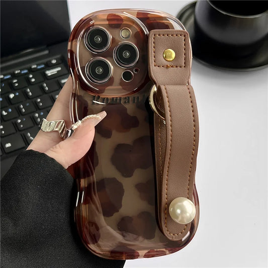 🔥Hot Selling🔥Leather Case Compatible with iPhone 14/15 Case With Wrist Strap, Leopard Print